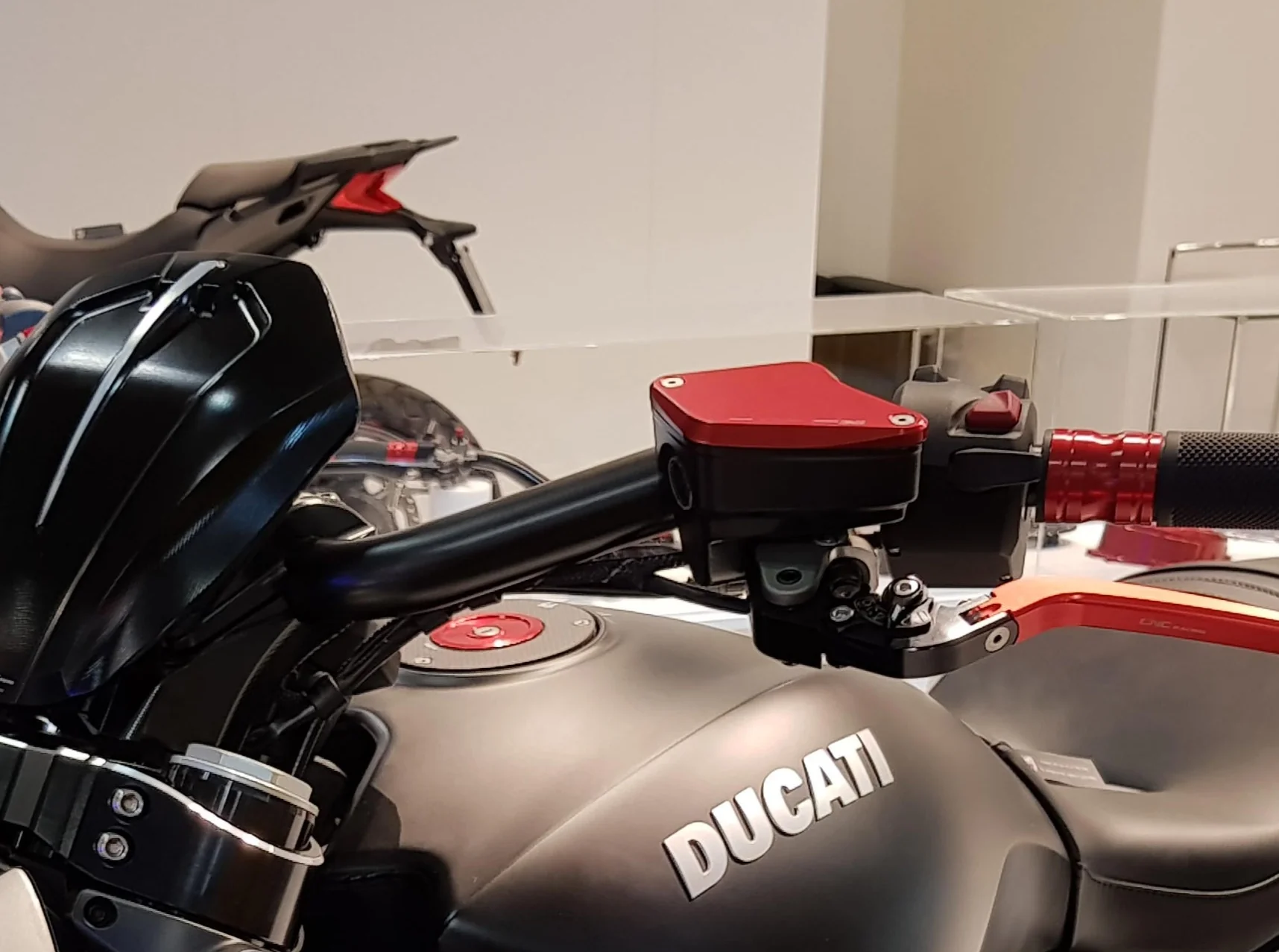 KT550 - CNC RACING Ducati Diavel / XDiavel Front Brake & Clutch Fluid Tank Caps "Touch" - Image 8